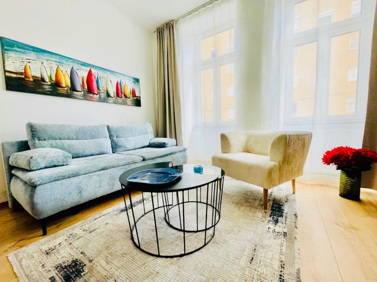 Colorful & Quiet Apartment In Beautiful Viennese Building Экстерьер фото