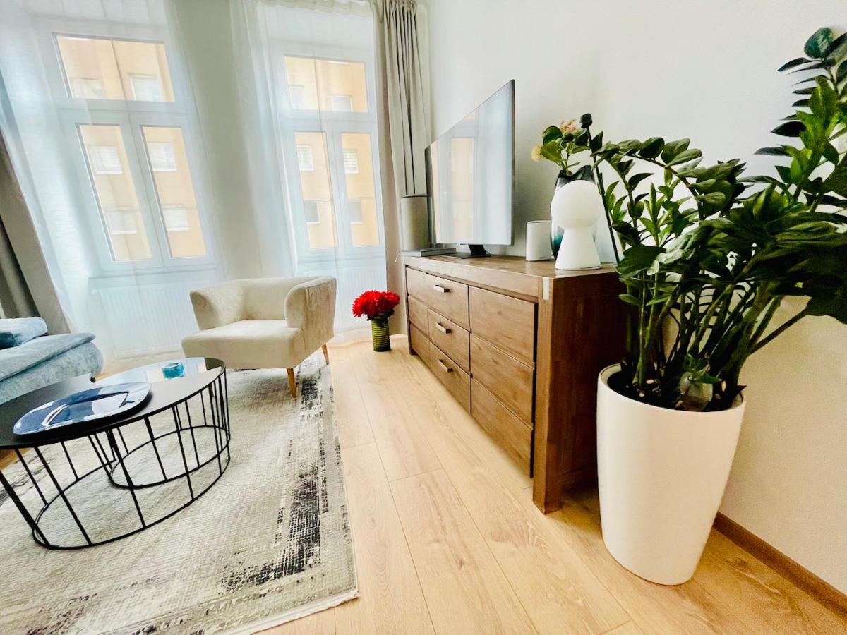 Colorful & Quiet Apartment In Beautiful Viennese Building Экстерьер фото