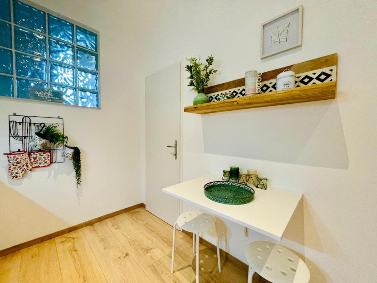 Colorful & Quiet Apartment In Beautiful Viennese Building Экстерьер фото