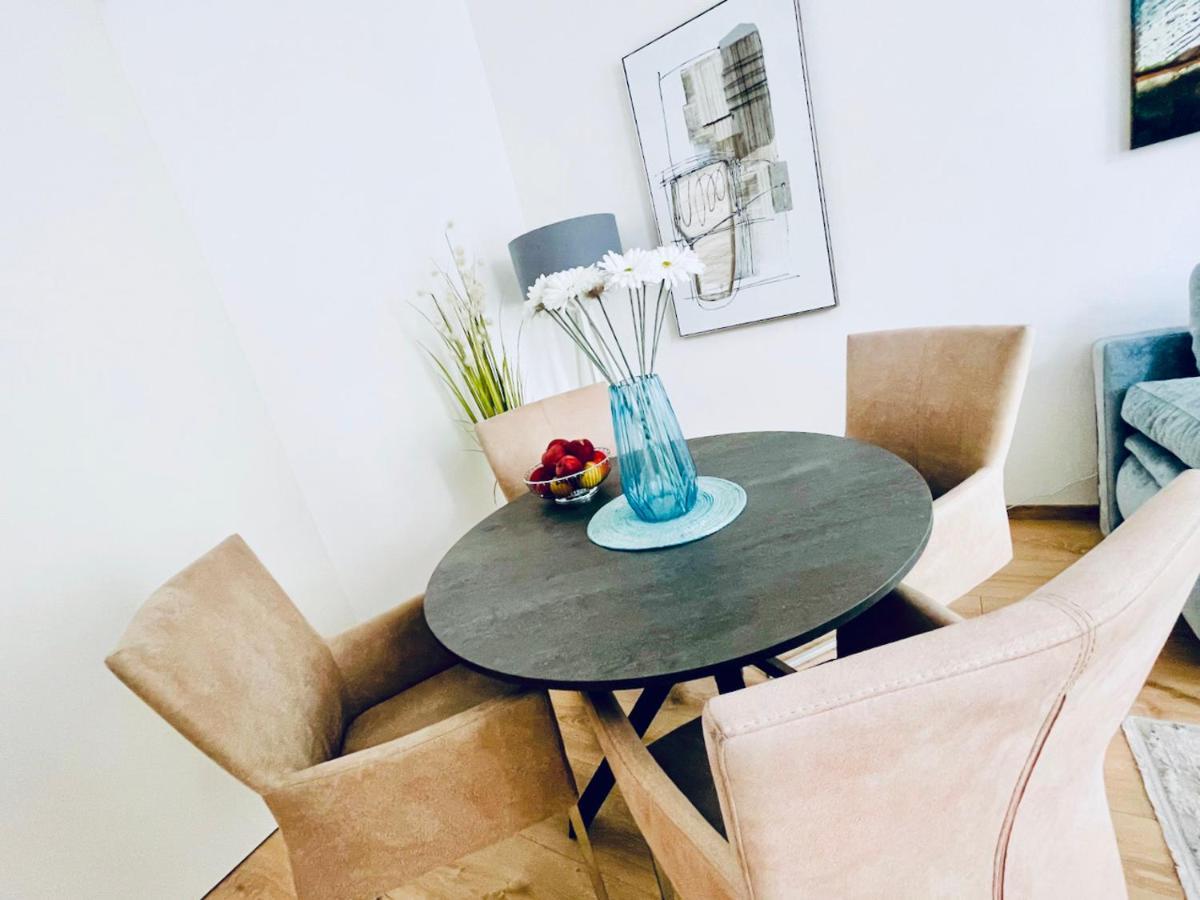 Colorful & Quiet Apartment In Beautiful Viennese Building Экстерьер фото